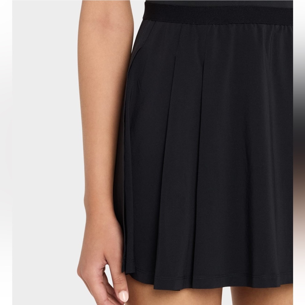 Beyond Yoga
Women’s Score Pleated Active Dress Classic Black Size   Medium NWOT - Picture 4 of 5